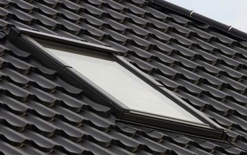 benefits of Clawdd Poncen roof windows