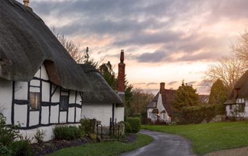is Clawdd Poncen thatch roofing popular